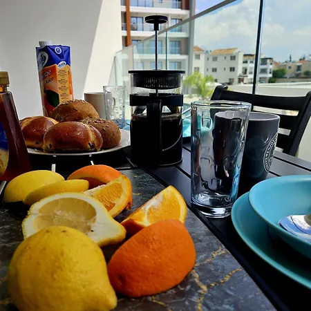New, Modern Studio, Universal Residences Apartament *