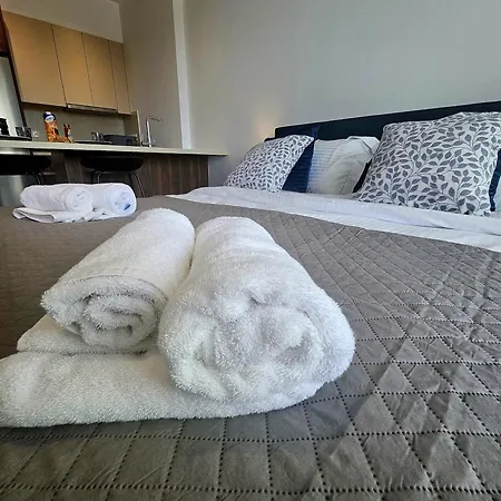 New, Modern Studio, Universal Residences Apartament